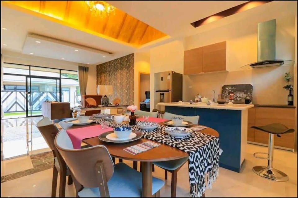 Shirley's Villa 18 私家SPA池独栋别墅 Villa in Hua Hin District