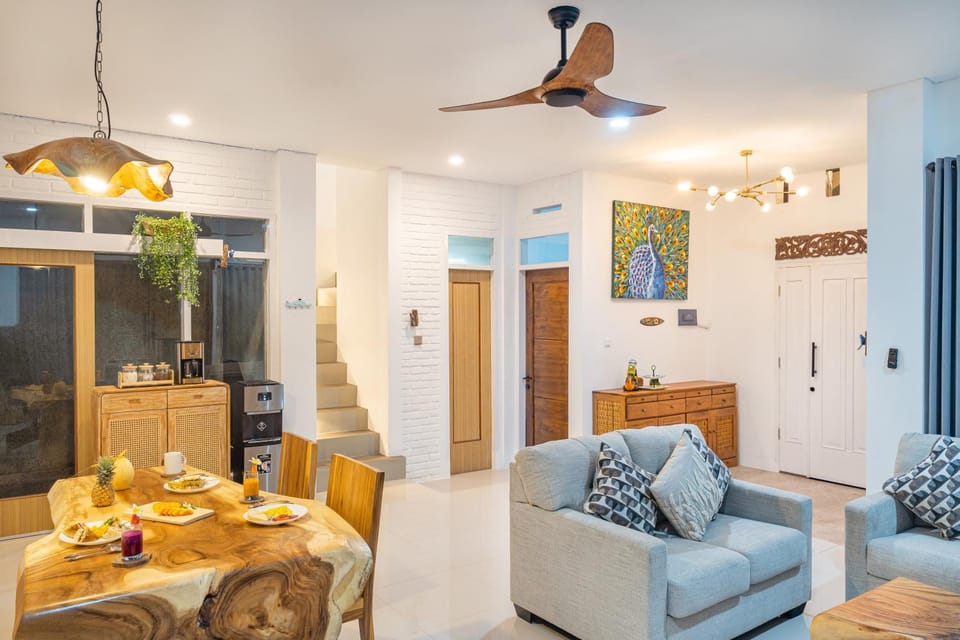 Living room, Dining area