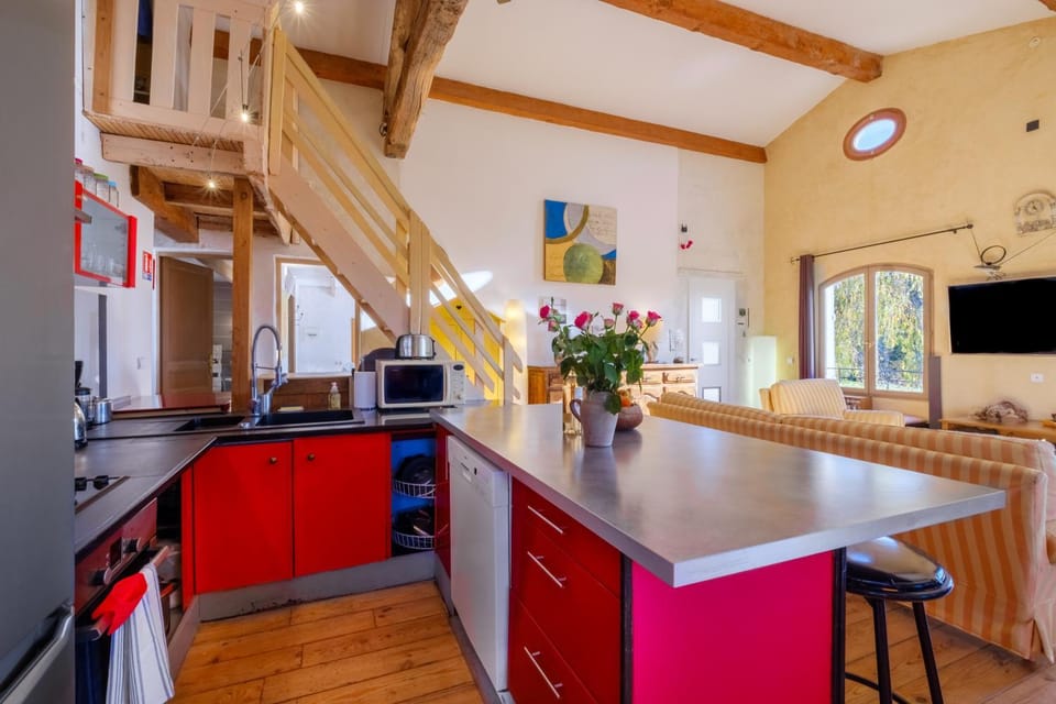 Property building, Kitchen or kitchenette, Living room