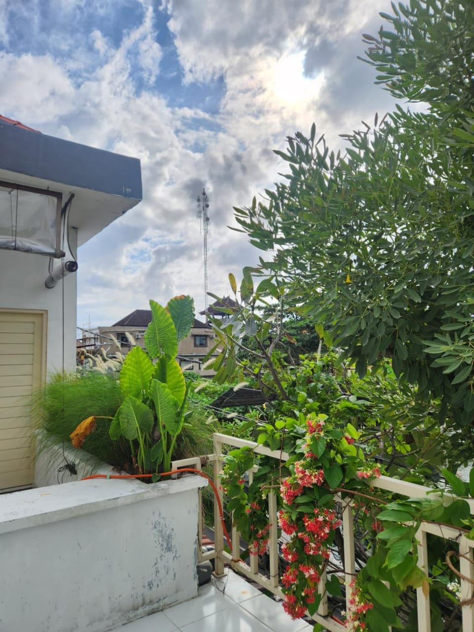 Property building, Day, View (from property/room), Balcony/Terrace
