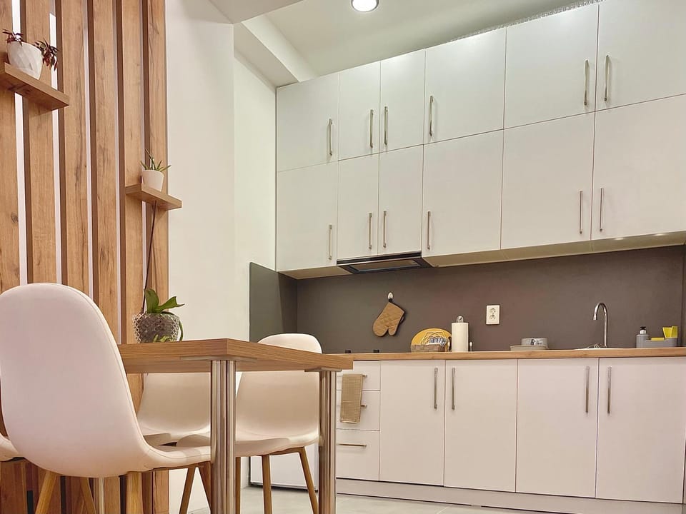 Kitchen or kitchenette, Dining area, stove, kitchen