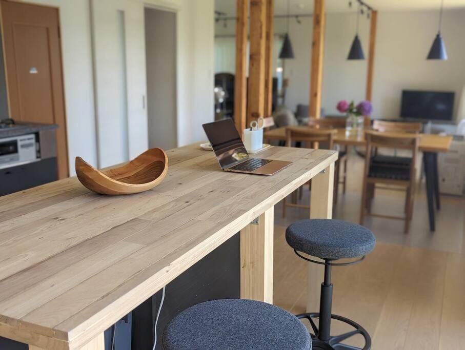 Kitchen or kitchenette, Seating area, Dining area