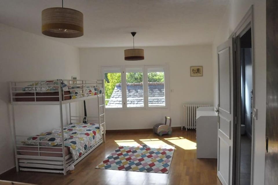 Photo of the whole room, bunk bed