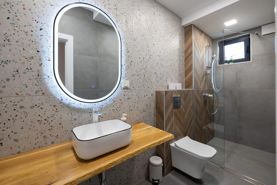 Shower, Toilet, Bathroom