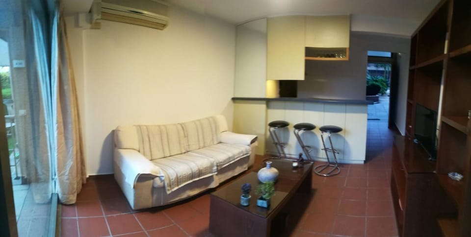 Duplex In Siwar,2 minutes from hotel Le Royal,1 Bedroom, pool,generator included Apartment in Africa