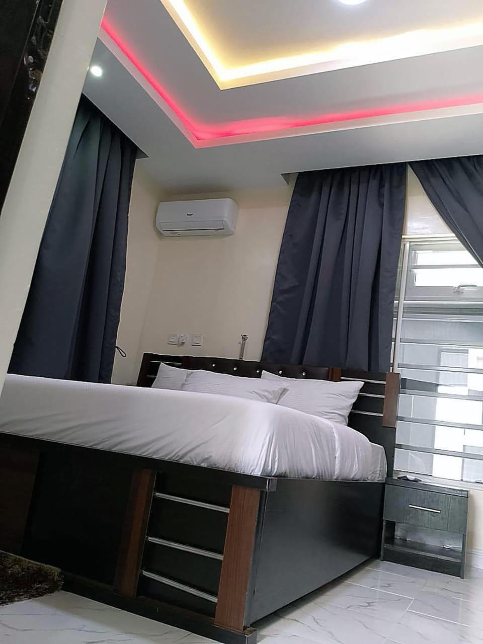 Bed, Bedroom, air conditioner