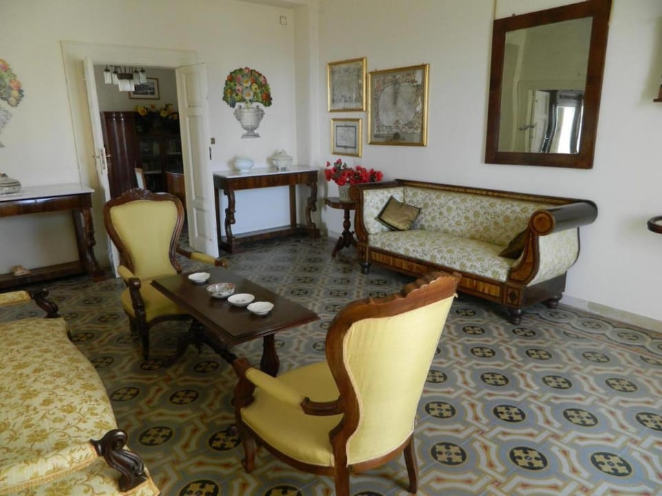 Property building, Living room