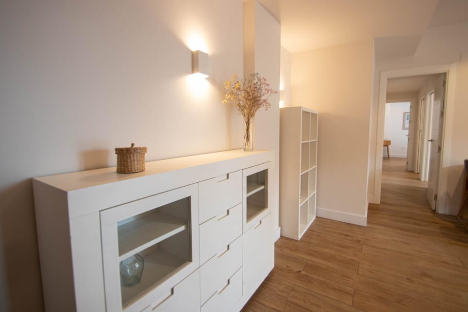 Photo of the whole room, wardrobe