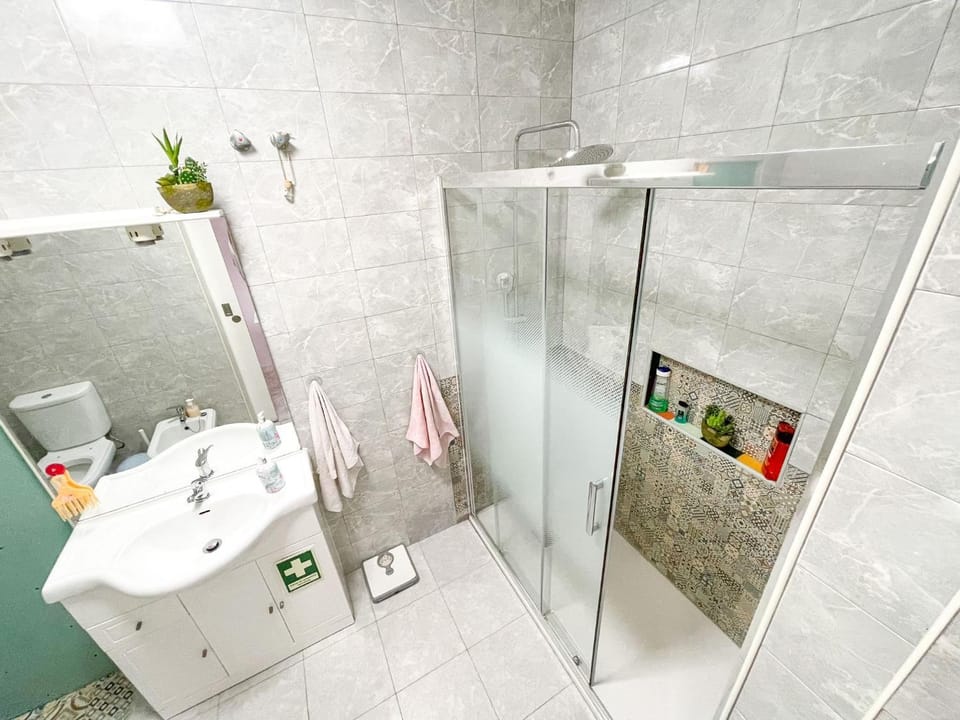 Shower, Bathroom