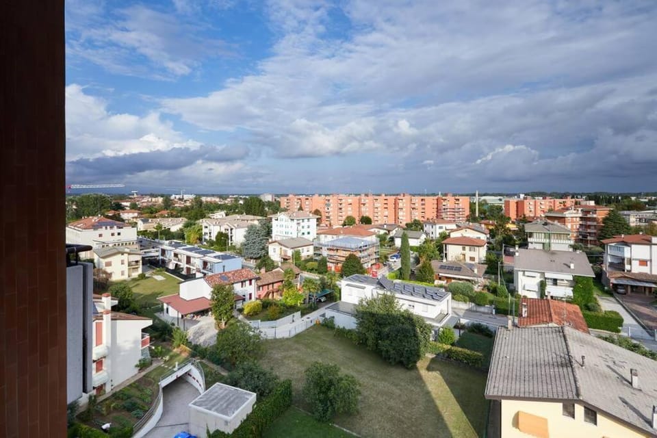 Neighbourhood, View (from property/room), View (from property/room), City view