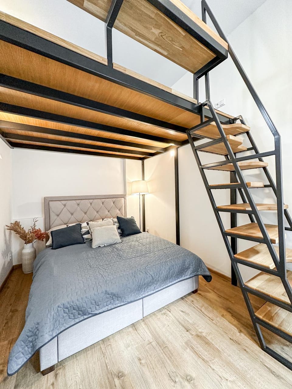Photo of the whole room, Bedroom, bunk bed