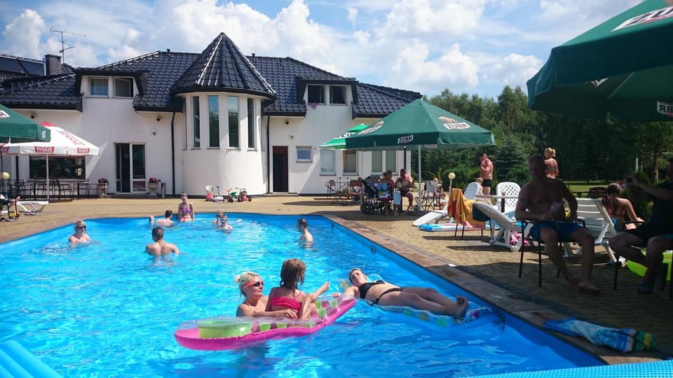 Swimming pool, Swimming pool