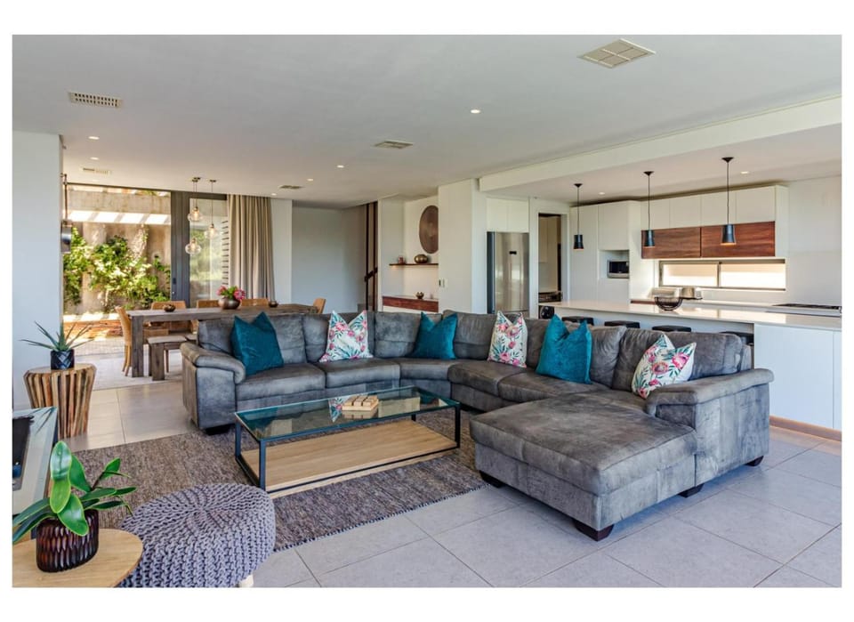 Oceans Edge 8 Zimbali Estate Apartment in Dolphin Coast
