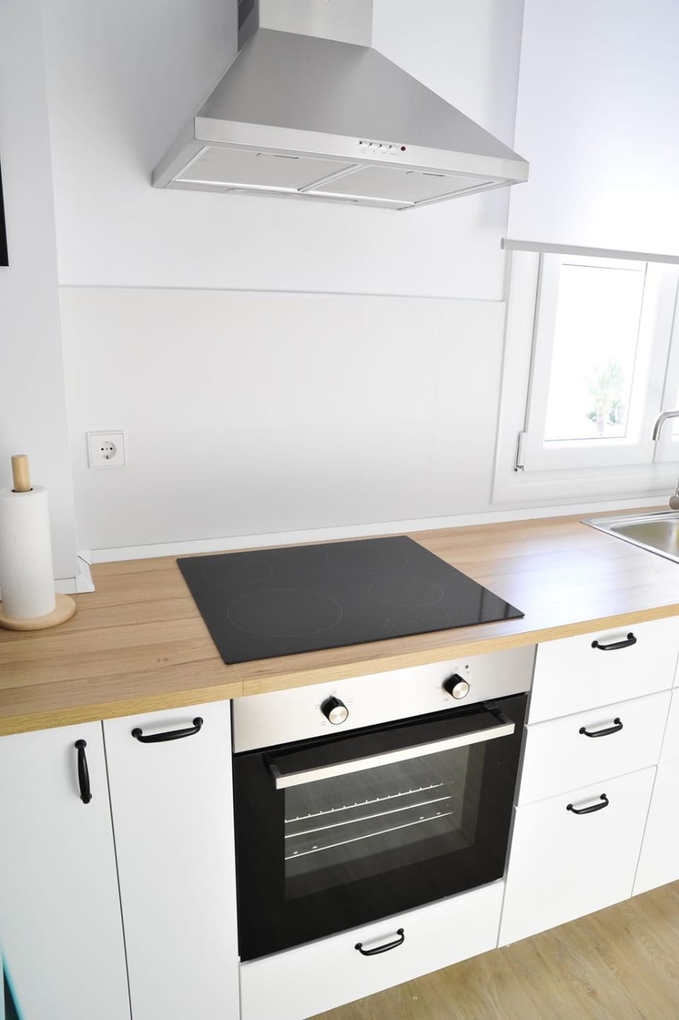 Kitchen or kitchenette, pet friendly, stove