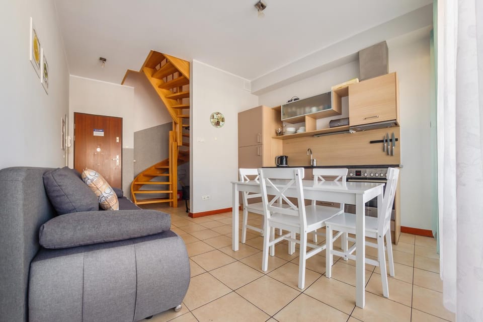Kitchen or kitchenette, Living room, Seating area, Dining area
