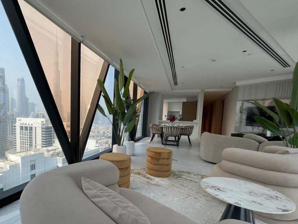 Magnificent 3BR Spectacular Canal & Burj View Apartment in Dubai