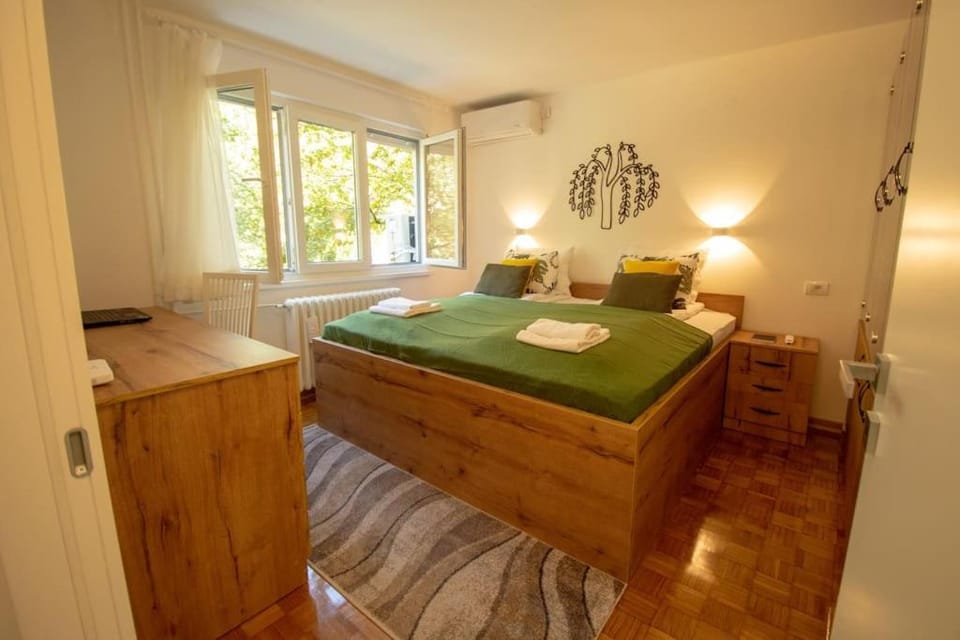Family apartment - Green Oasis with easy parking Apartment in Novi Sad