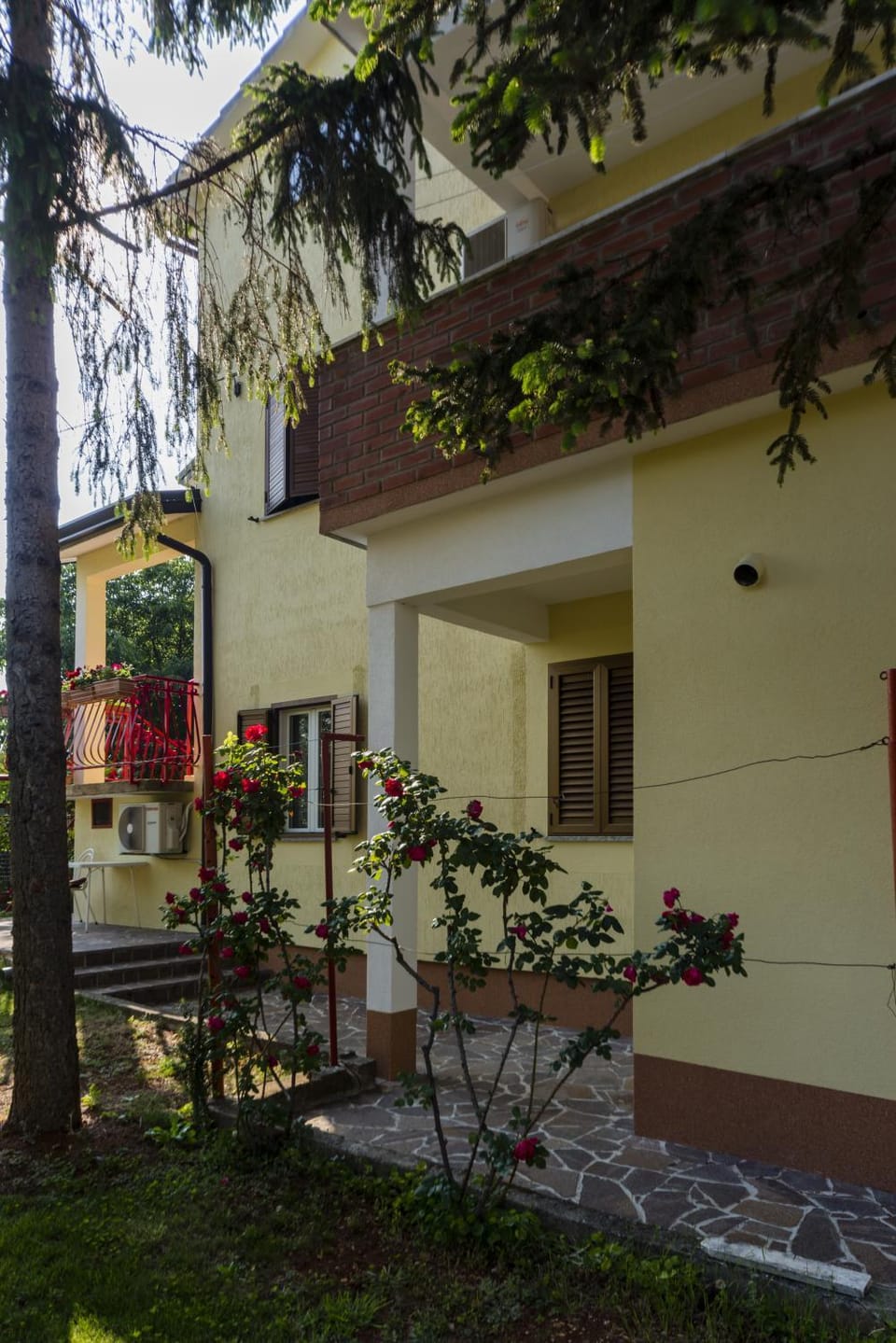 Property building, Day