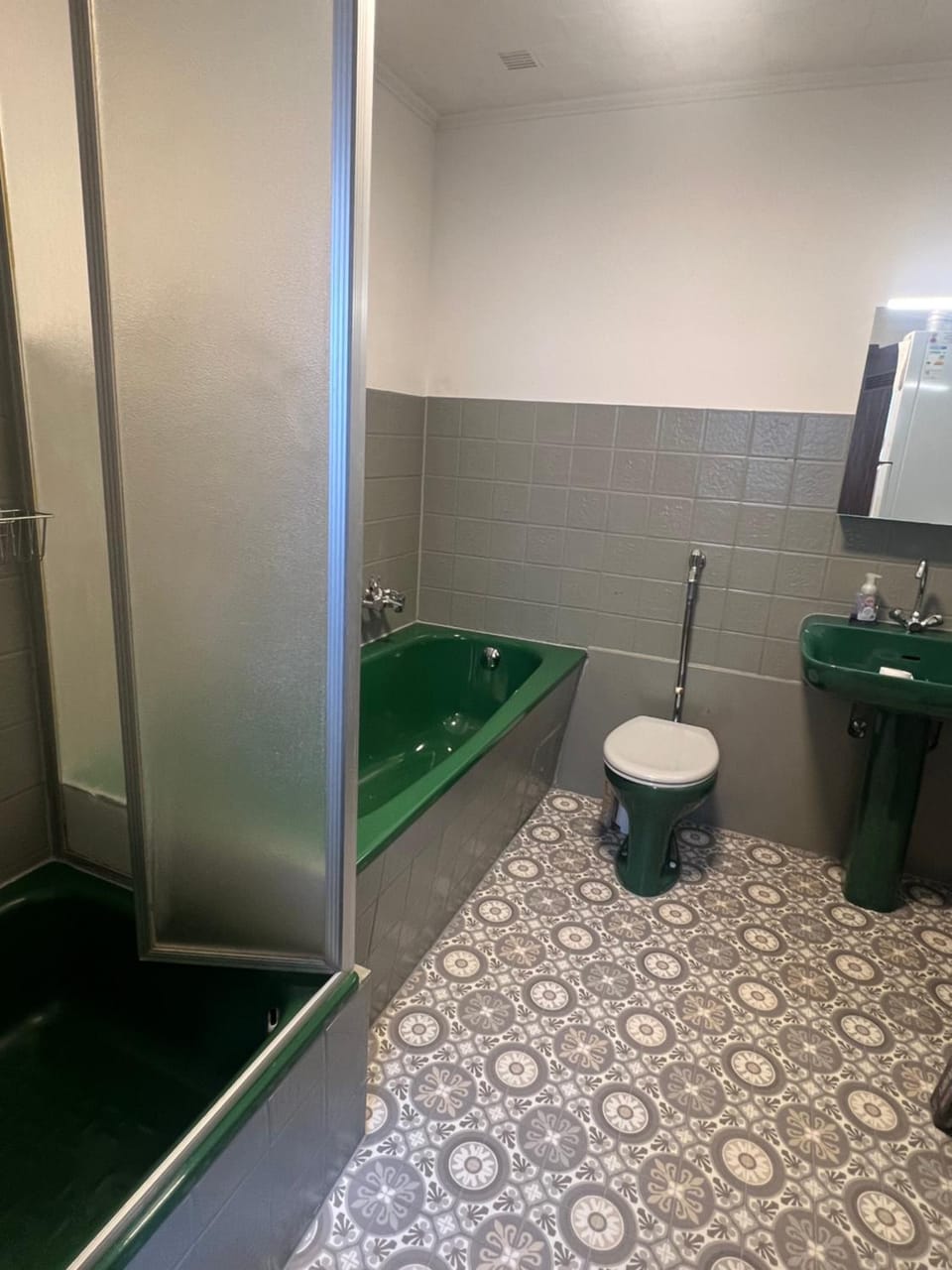 Shower, Toilet, Bathroom, Bath
