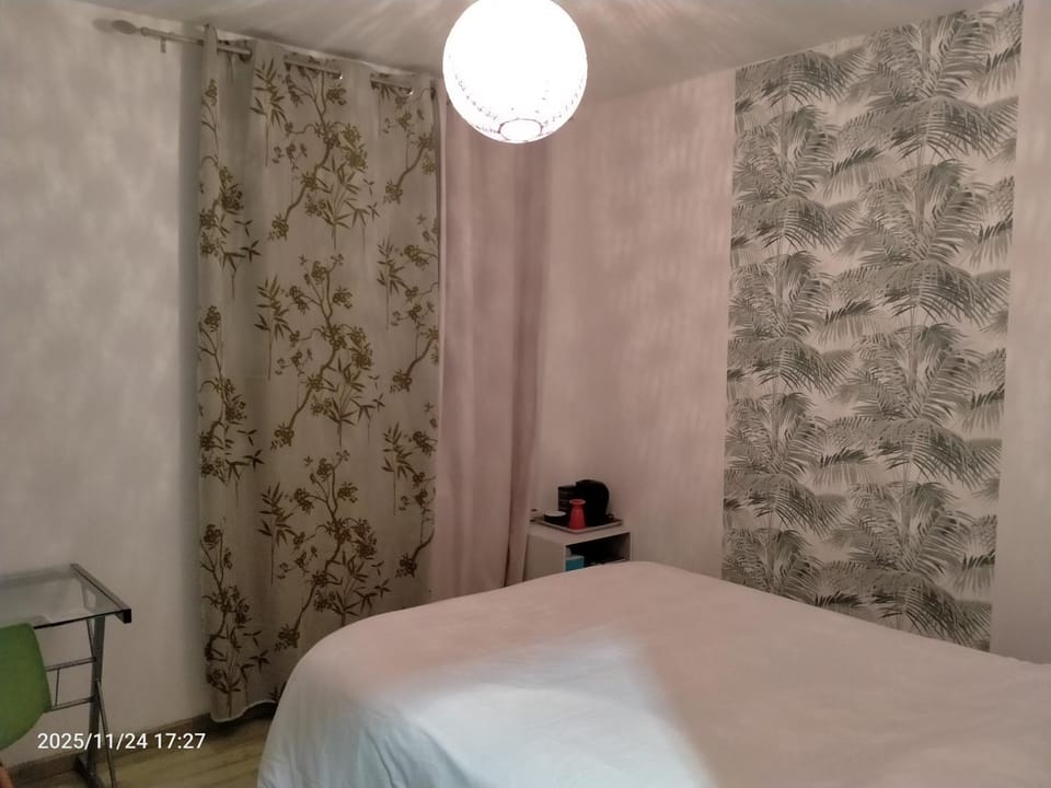 Studio L'Hosting Noix Vacation rental in Provence