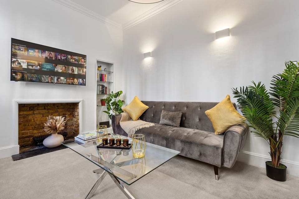 Harrods 2 Bed Lux Flat w/patio Apartment in City of Westminster