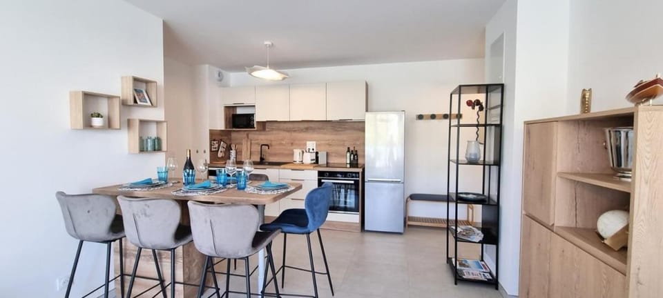 LE SEGRETO, Appt Neuf dans résidence de Standing, Superbe Déco, Centre, 2 Parkings Privés, Climatisation Apartment in Occitanie