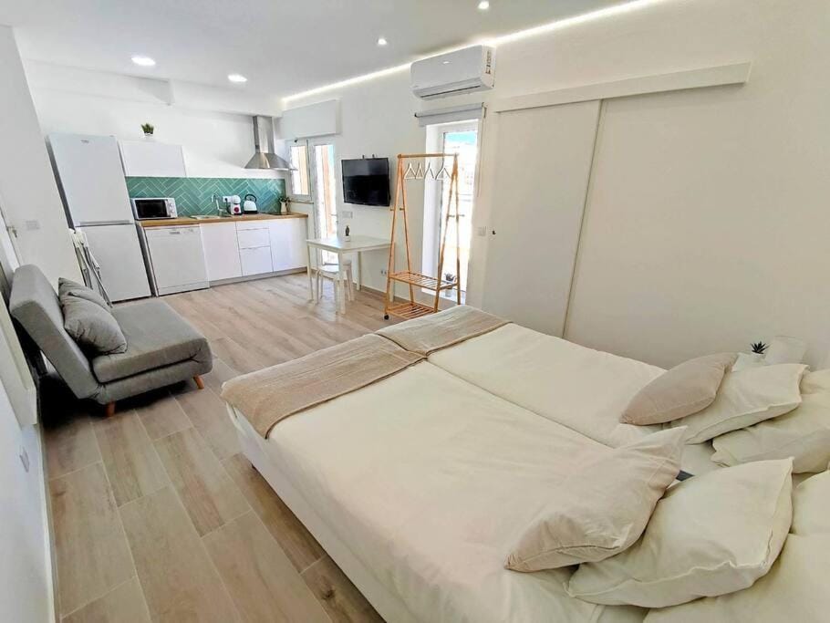 Lovely Terrace Studio Baixa Faro Apartment in Faro