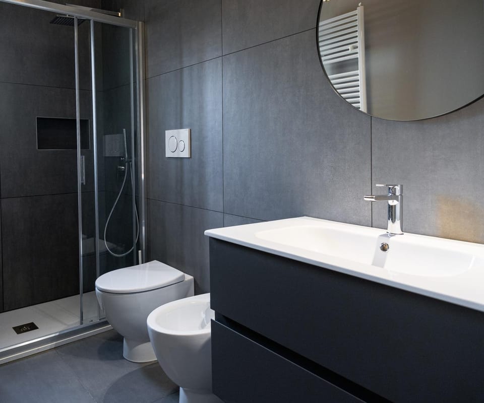 Shower, Toilet, Bathroom