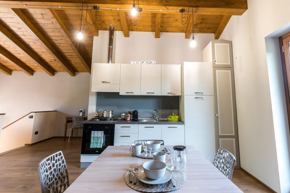 Coffee/tea facilities, Kitchen or kitchenette, Living room, Seating area, Dining area, pet friendly, stove