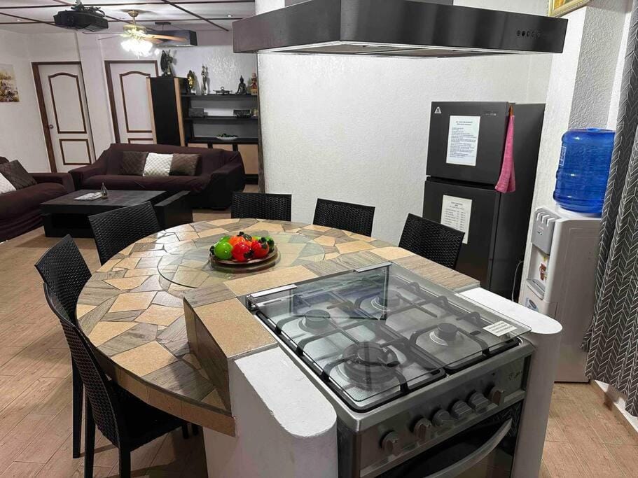 Alona Park Residence - 3 bedroom apartment- alex and jesa unit Apartment in Panglao