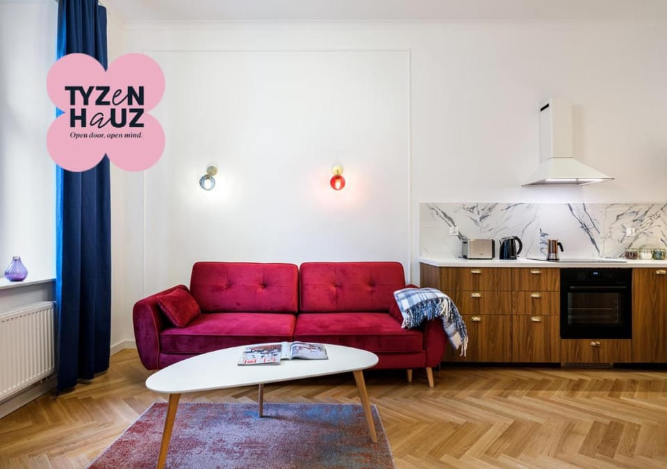 Kitchen or kitchenette, Seating area, Dining area