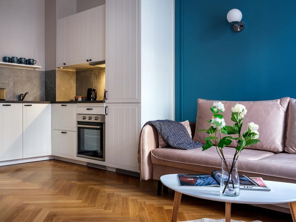Kitchen or kitchenette, Living room, Seating area, dishwasher, oven, stove