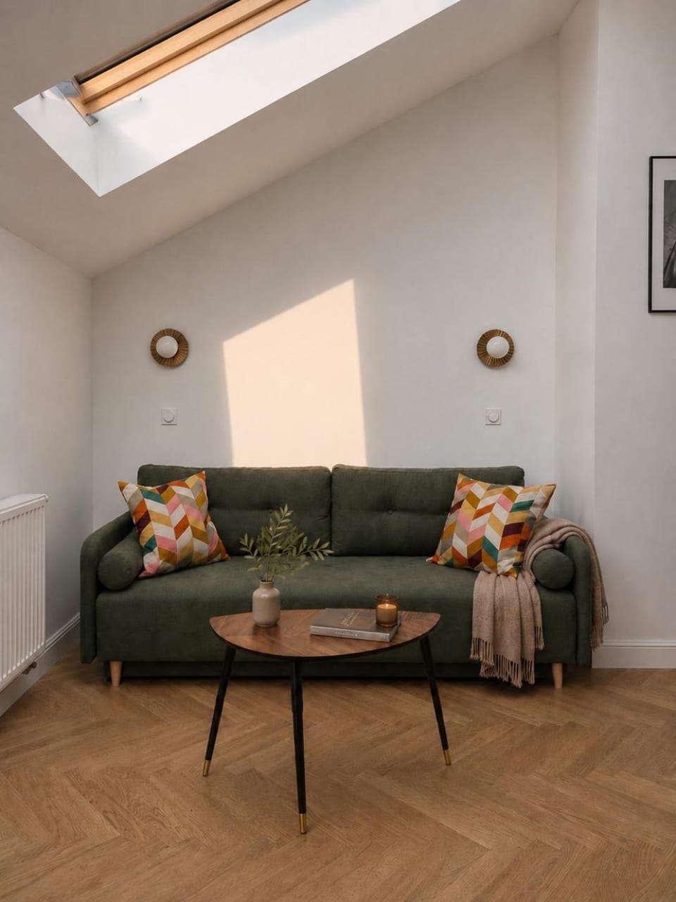 TV and multimedia, Living room, Photo of the whole room, Seating area, internet