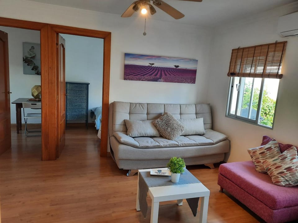 Apto a 2 minutos de playa. Apartment in Fuengirola