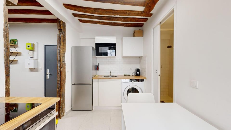 Kitchen or kitchenette, stove