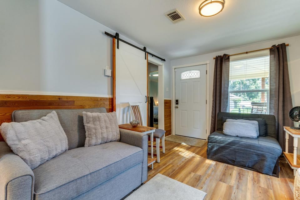Pet-Friendly Pensacola Home w/ Patio & Yard! House in Pensacola
