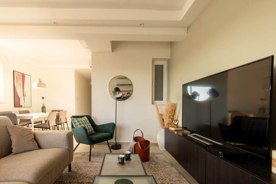 Communal lounge/ TV room, Living room