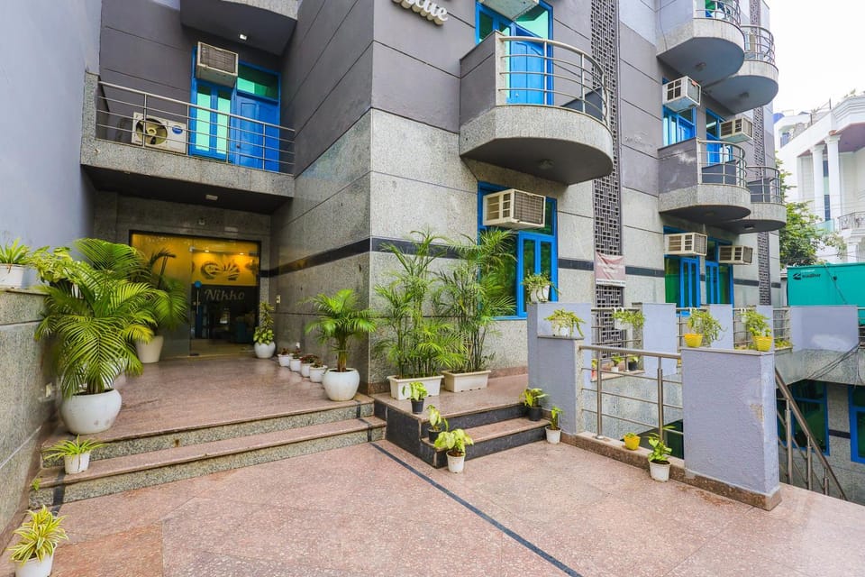 Facade/entrance