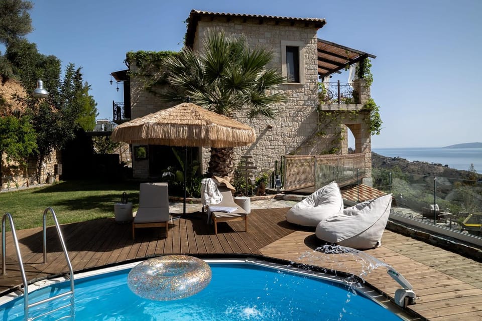 Property building, Garden, Balcony/Terrace, Garden view, Mountain view, Pool view, Sea view, Swimming pool, Swimming pool, sunbed