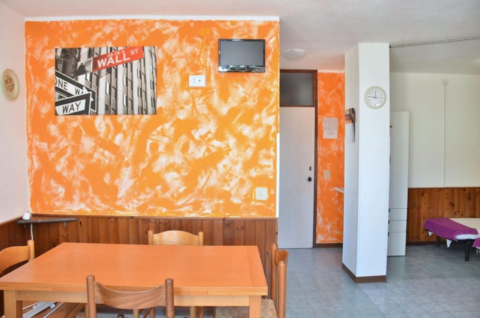 Restaurant/places to eat, Dining area