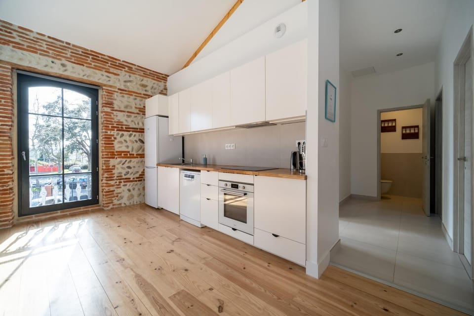 Kitchen or kitchenette, Communal kitchen