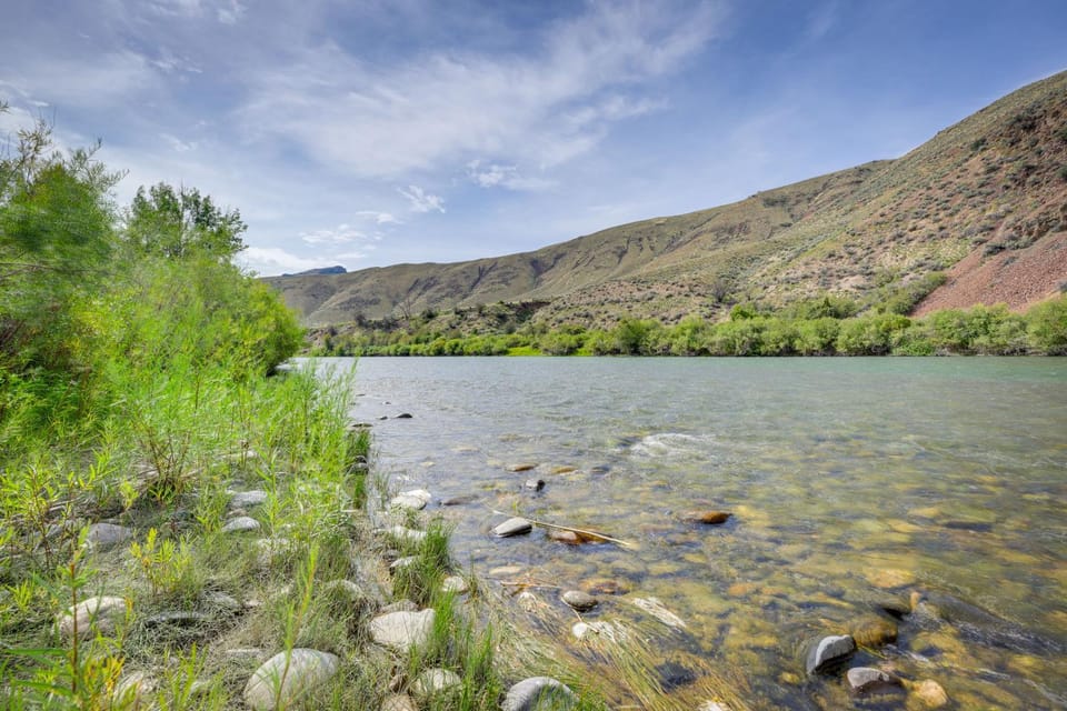 Cozy Salmon Home w/ Mountain Views & River Access House in Salmon River