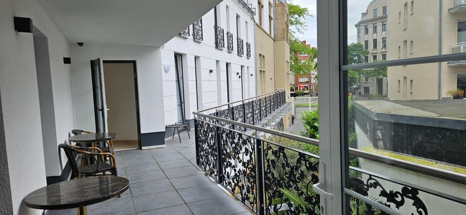 Property building, Day