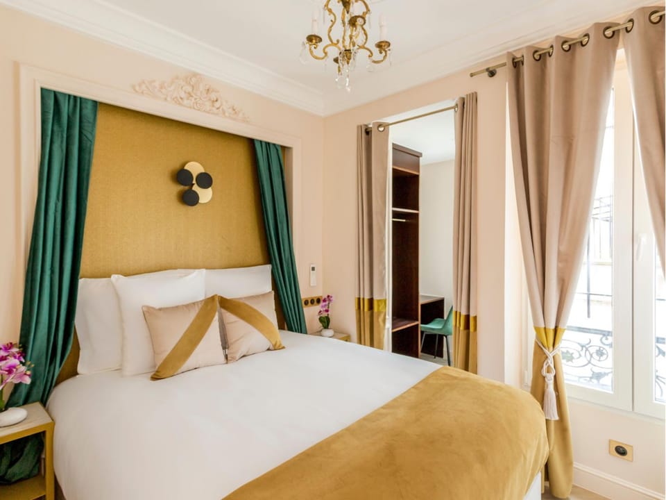 Bed, Photo of the whole room, Bedroom, wardrobe