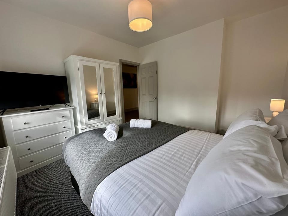 Bed, wardrobe