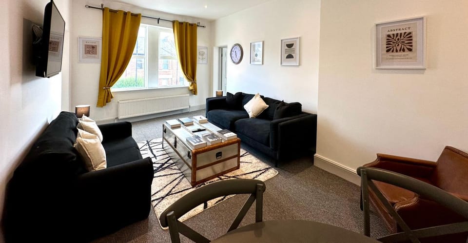 Living room, Seating area, Evening entertainment