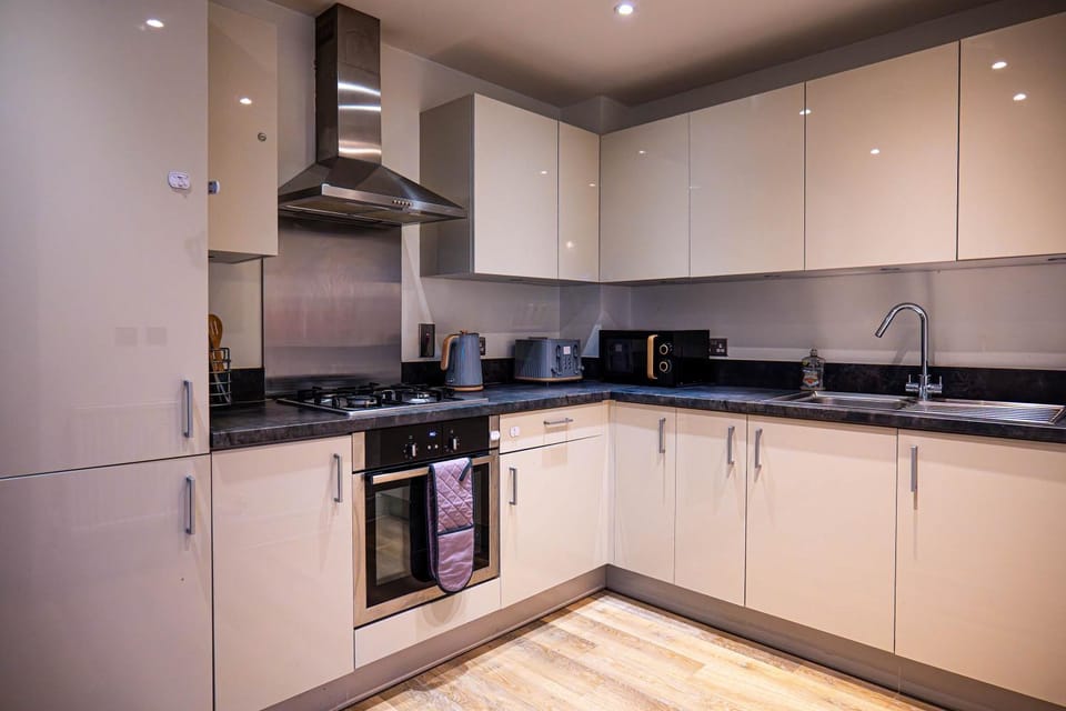 Spacious 2 Bedroom Apartment in Crawley Apartment in Crawley