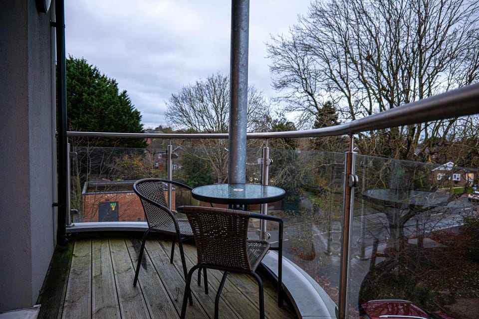 Spacious 2 Bedroom Apartment in Crawley Apartment in Crawley