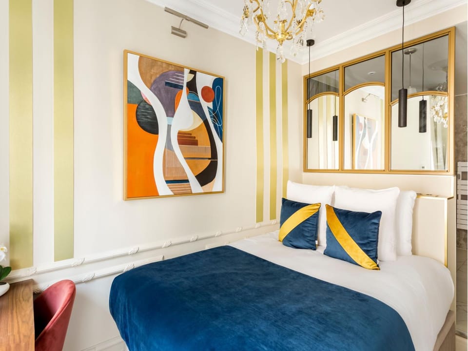 Bed, Photo of the whole room, Bedroom