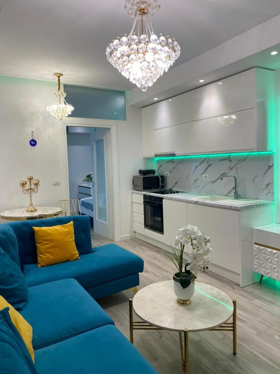 Kitchen or kitchenette, Living room, Seating area